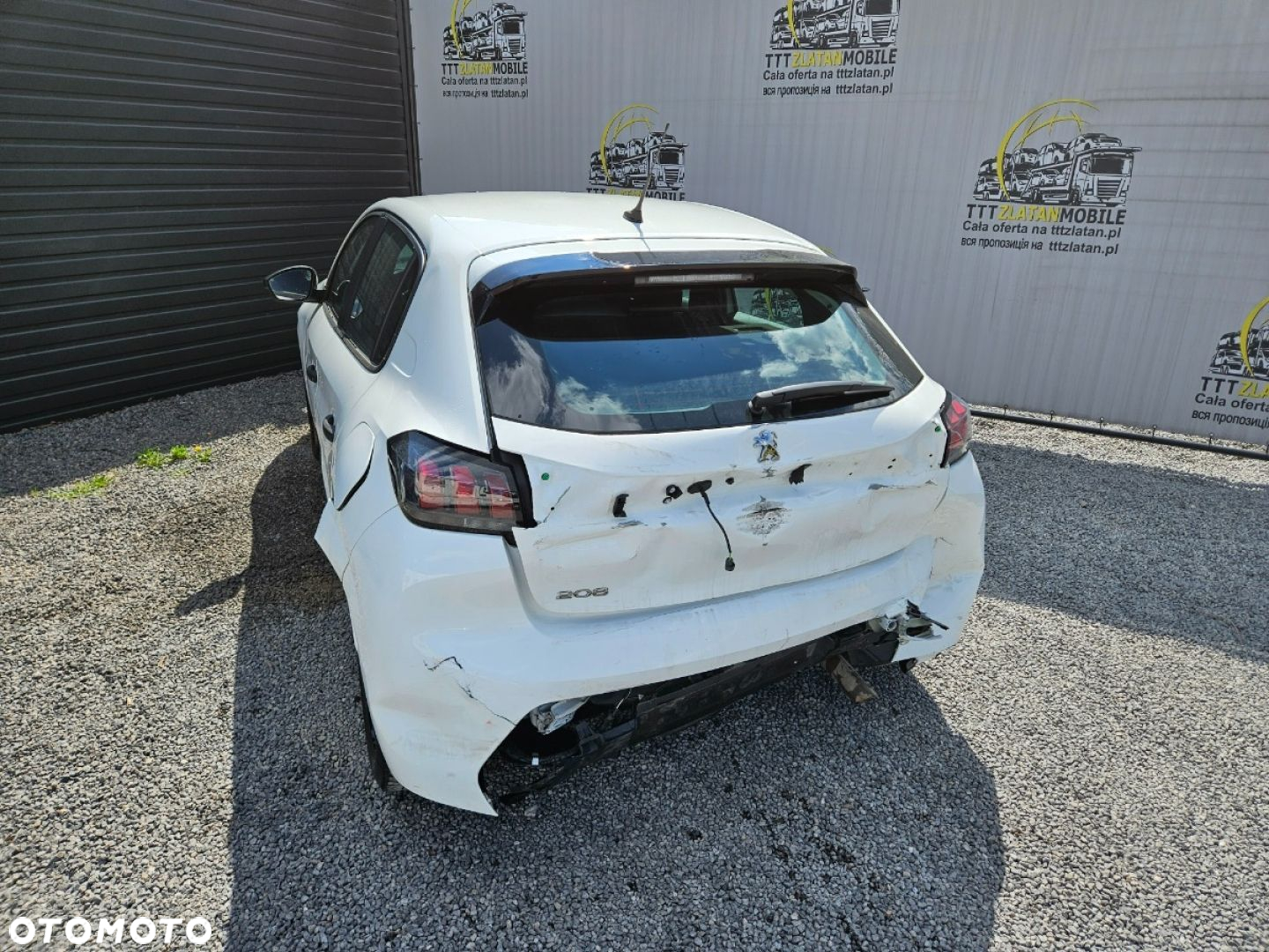 Peugeot 208 - 18