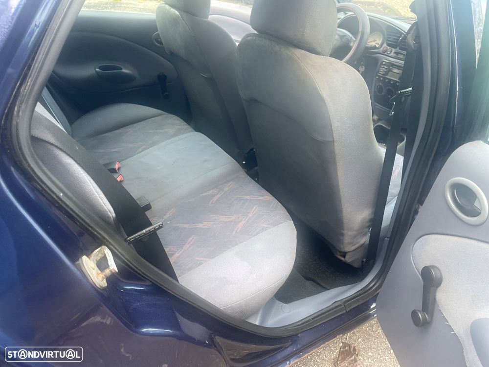 Ford Fiesta 1.25 Techno - 8