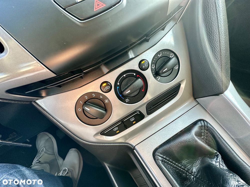 Ford Focus 1.6 Ambiente - 31