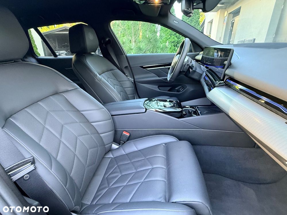 BMW Seria 5 - 26