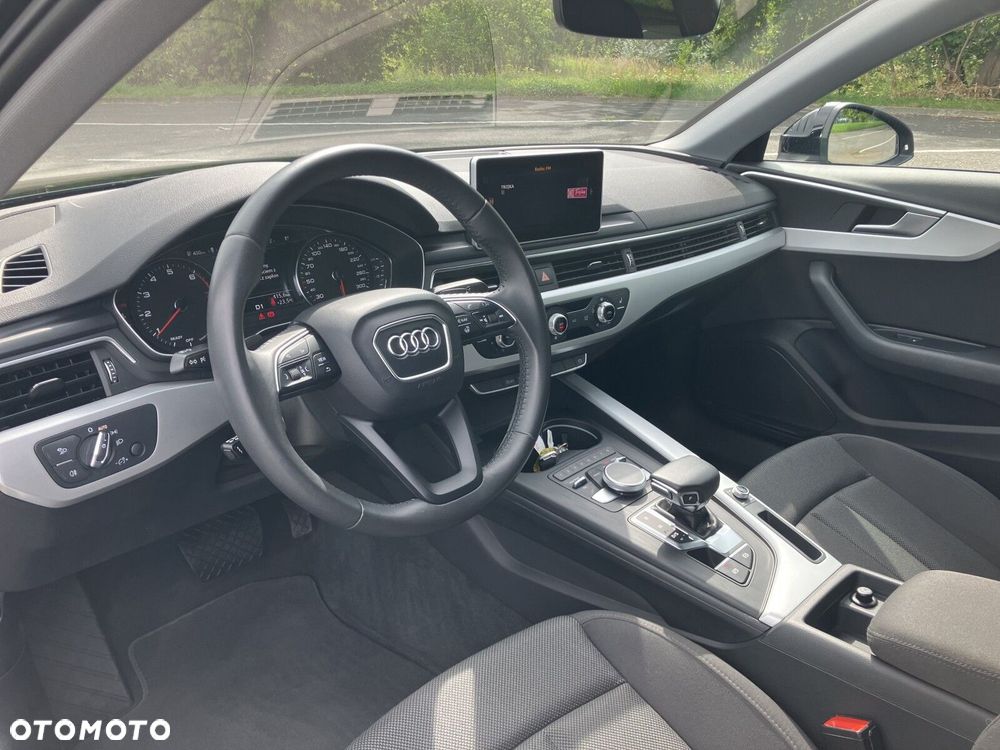 Audi A4 Limousine - 12