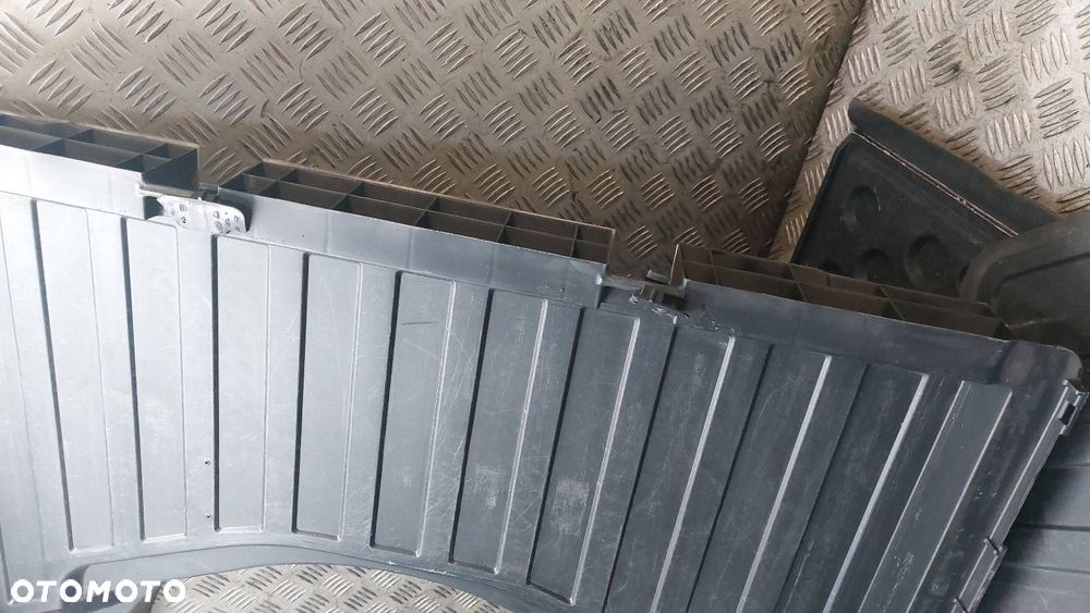 WKŁAD BAGAŻNIKA AUDI A4 B6 KOMBI AVANT - 4