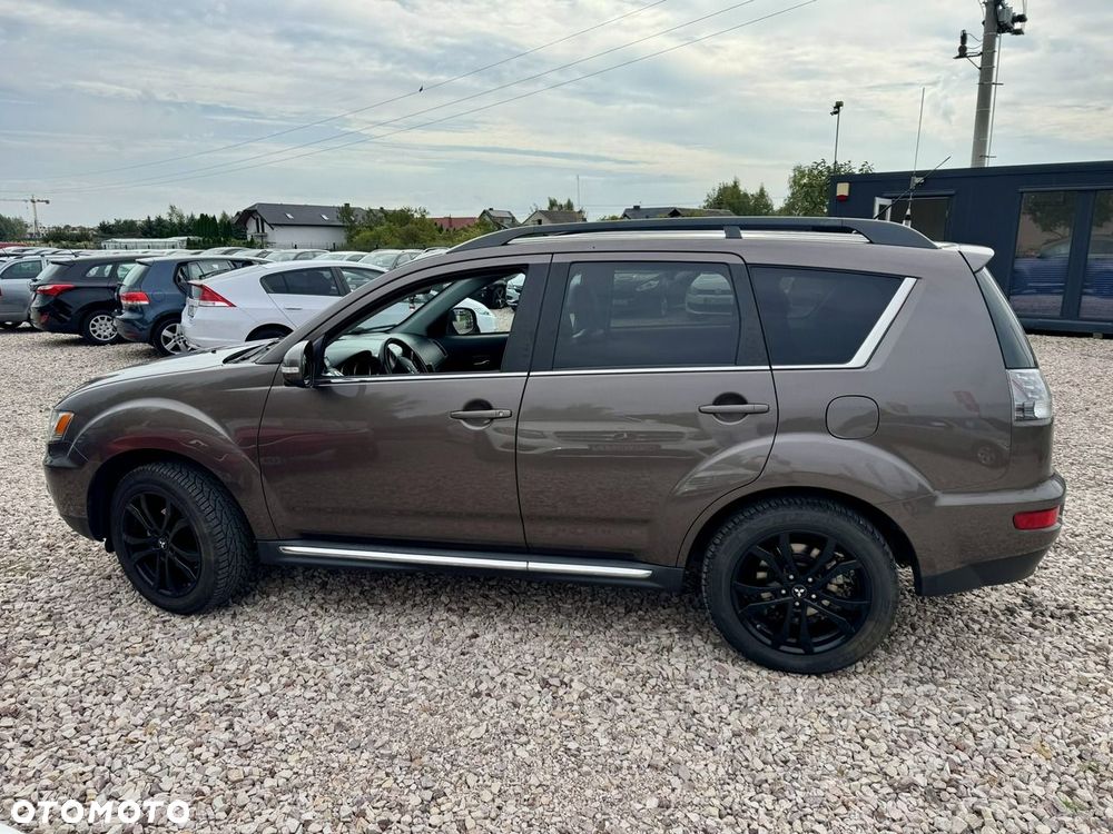 Mitsubishi Outlander - 9