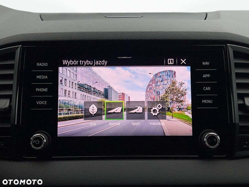 Skoda Karoq 1.5 TSI ACT 4x2 Sportline DSG - 33