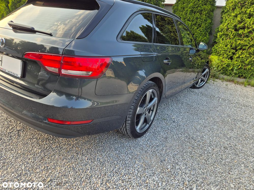 Audi A4 Avant 35 TDI S tronic design - 12