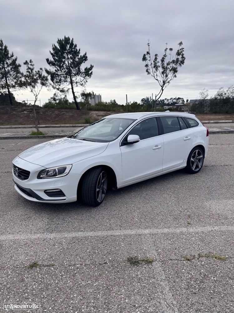Volvo V60 2.0 D4 R-Design - 14