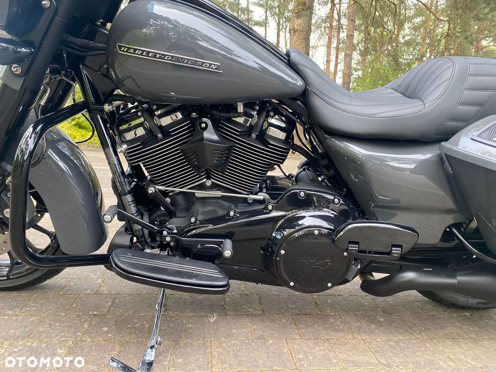 Harley-Davidson Touring Street Glide - 20