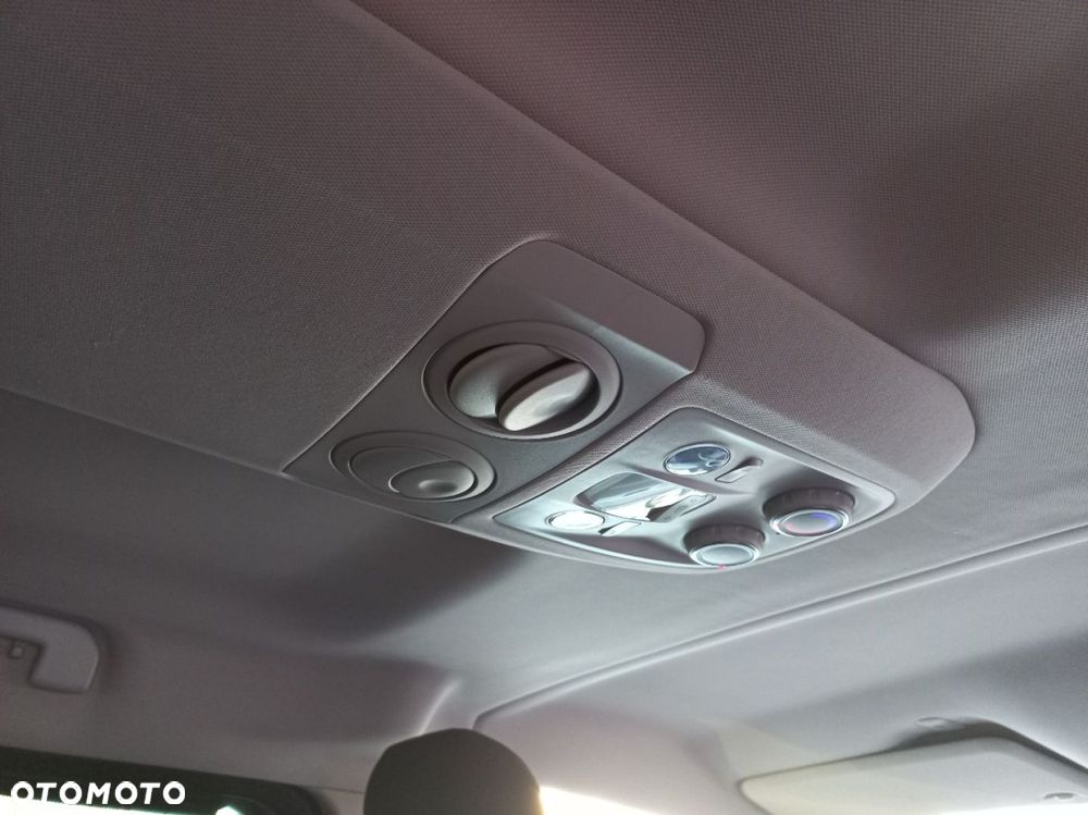 Peugeot Traveller - 20