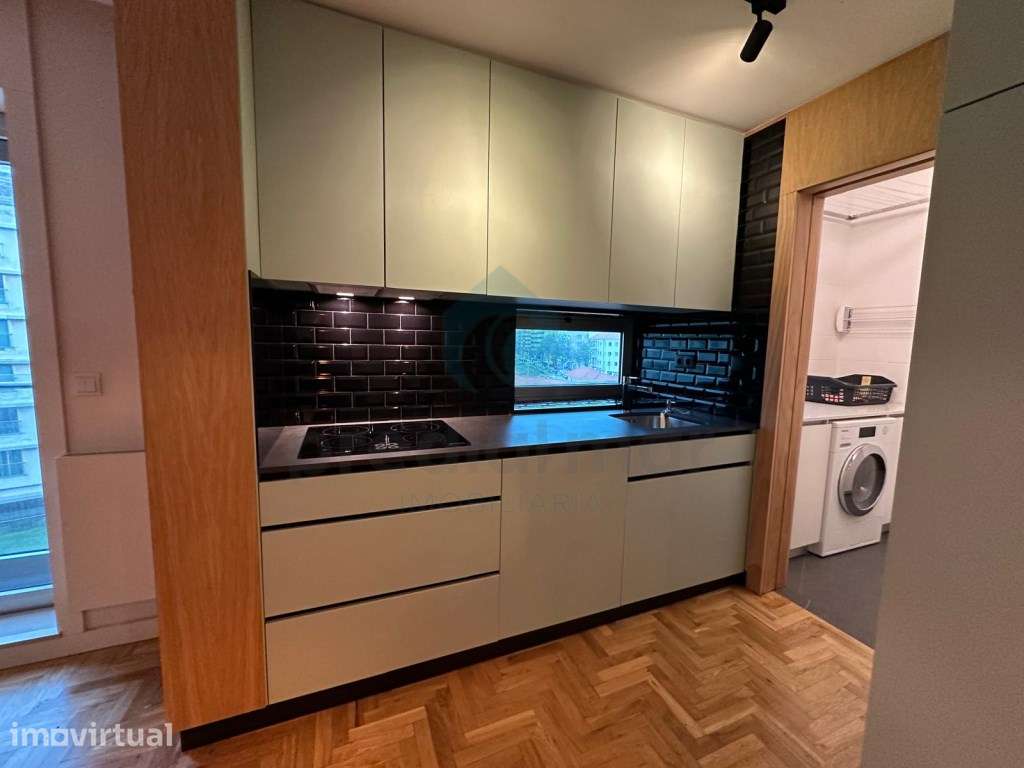 Apartamento T2 totalmente renovado na primeira linha de mar, em Mat... - Grande imagem: 5/19