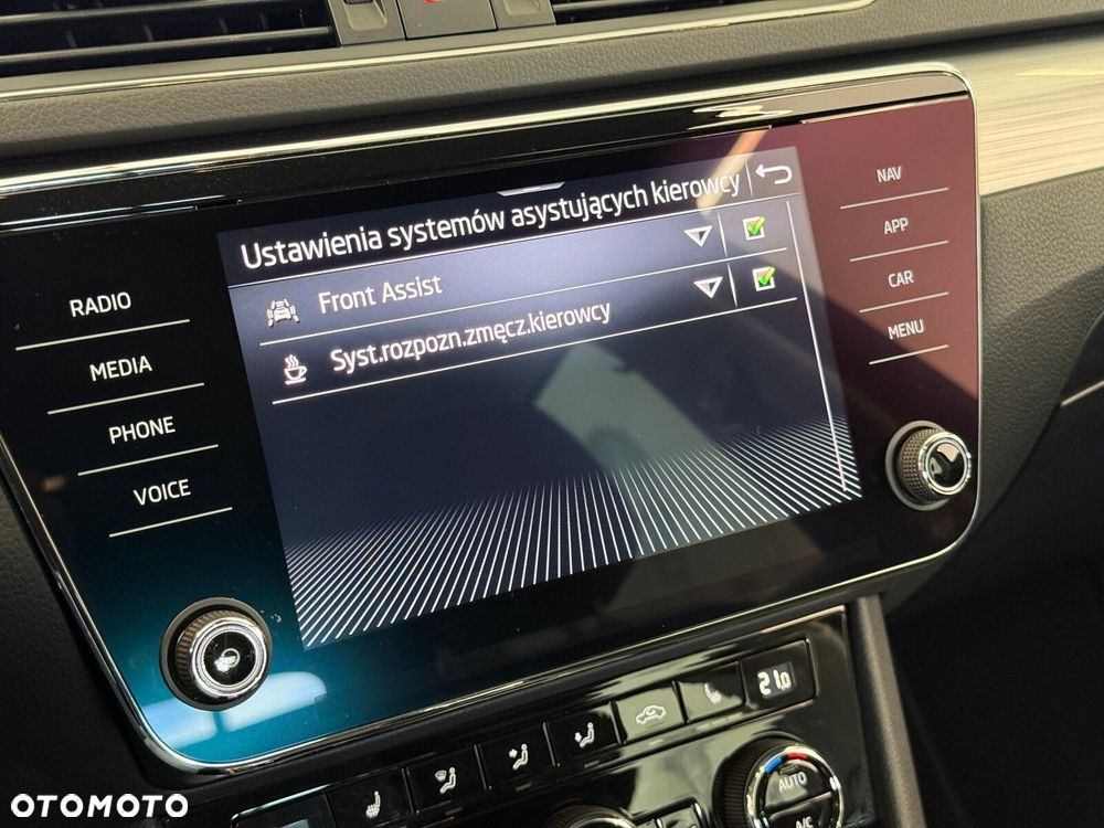 Skoda Superb 1.5 TSI Ambition DSG - 36