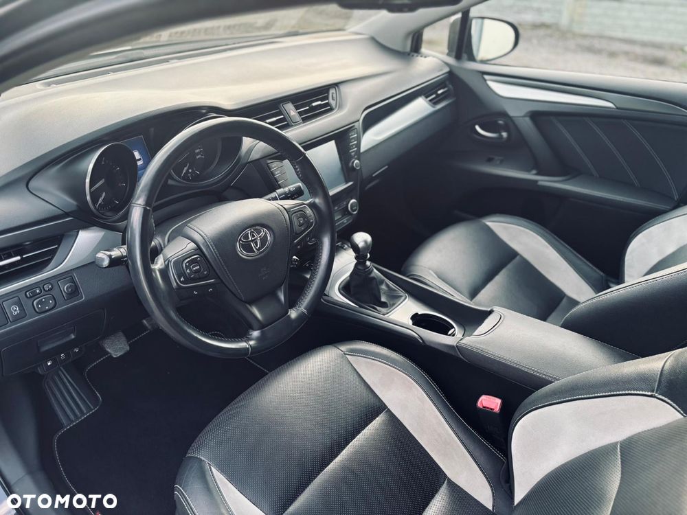 Toyota Avensis - 13