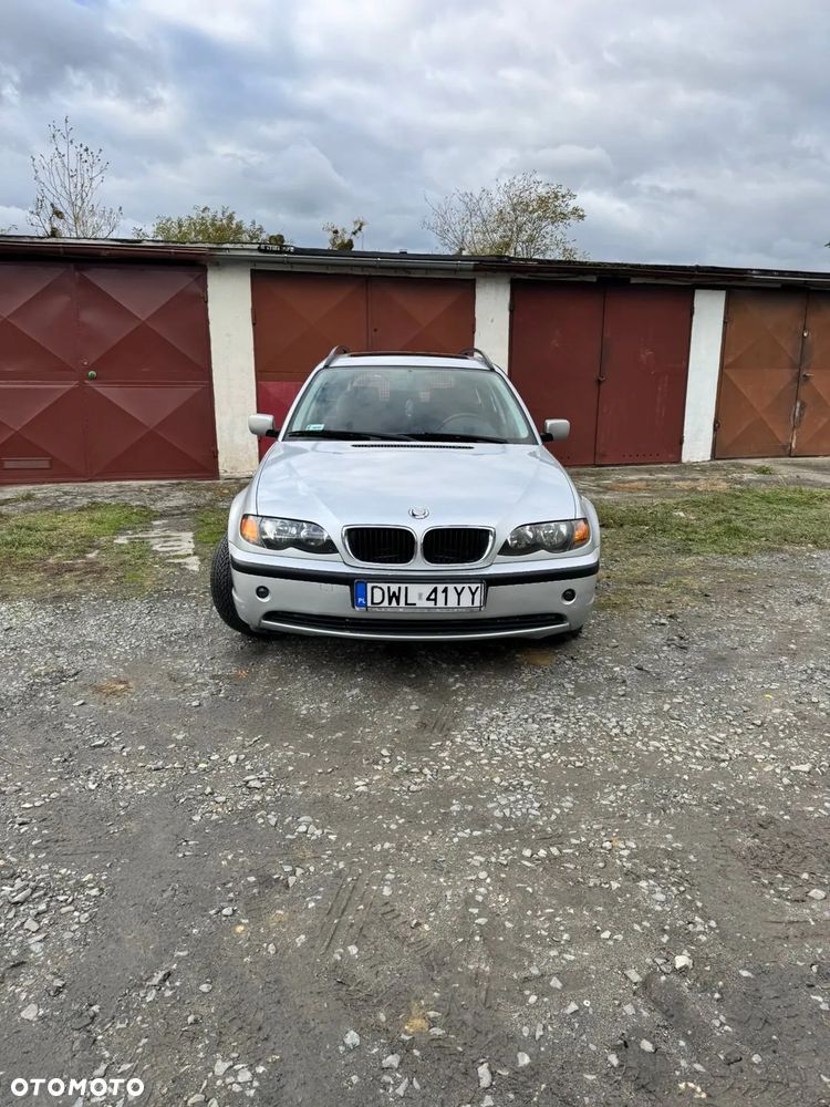 BMW Seria 3 318i - 1