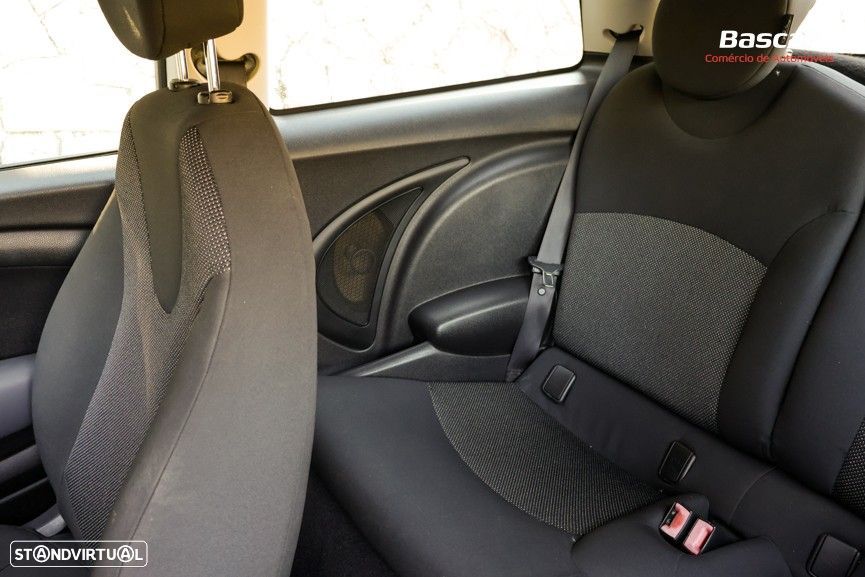 MINI 3 Portas Cooper D - 16