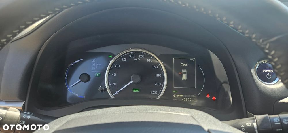 Lexus CT ver-200h-executive-line - 8