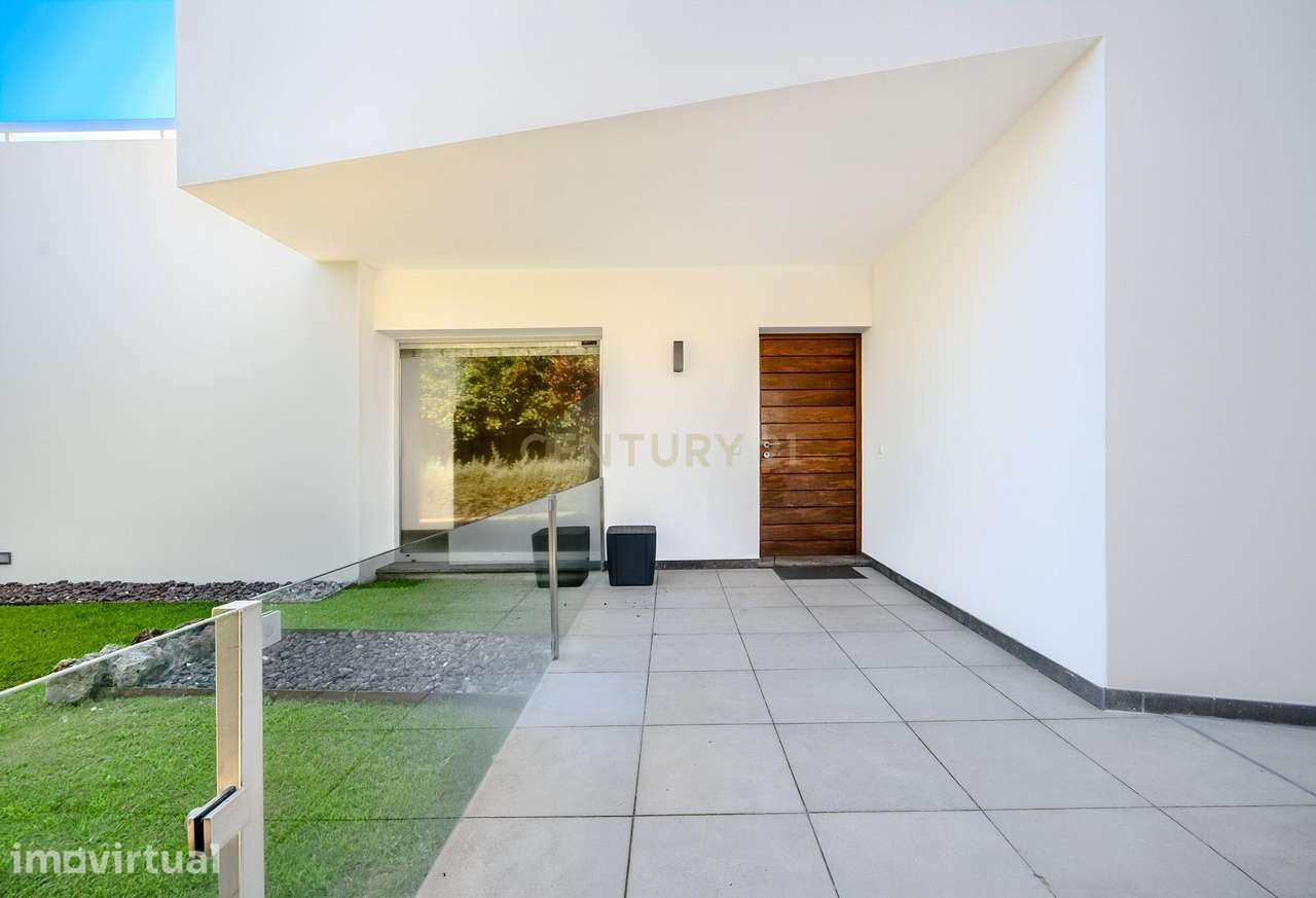Moradia T5 Contemporânea com Piscina e Jardim Privativo – São Pedro do - Grande imagem: 5/55