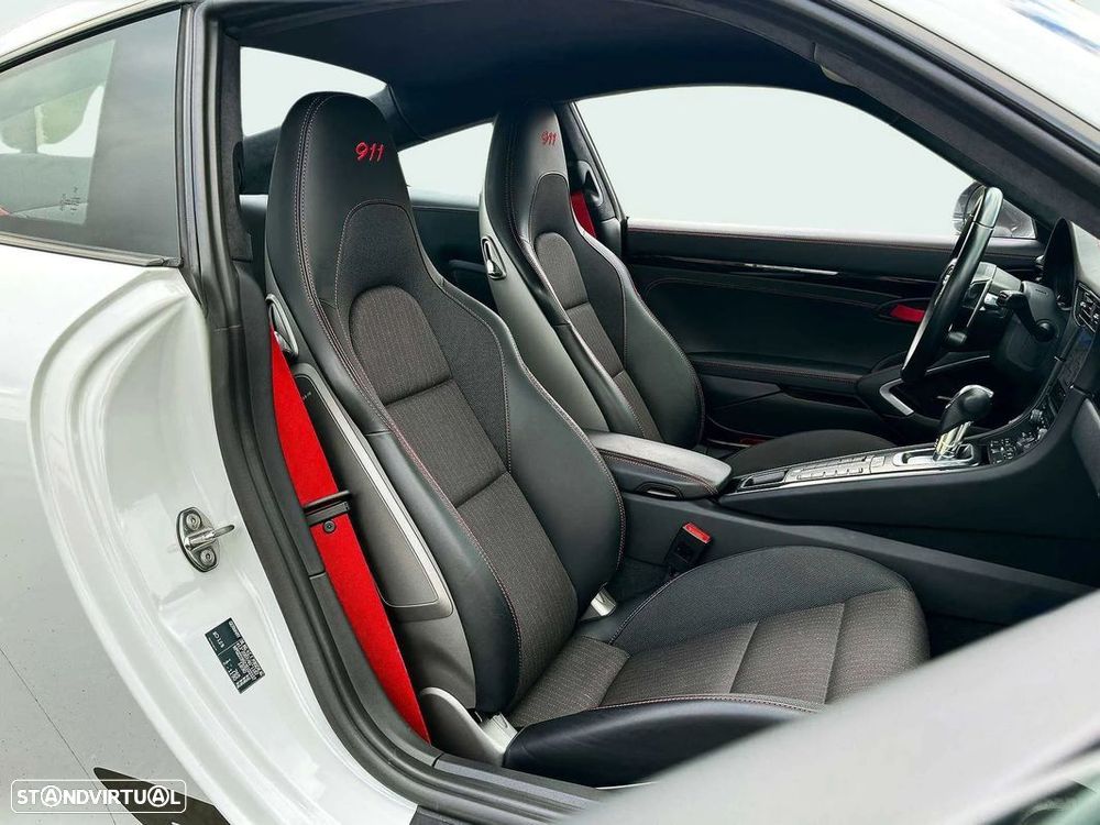 Porsche 911 Série F - 11