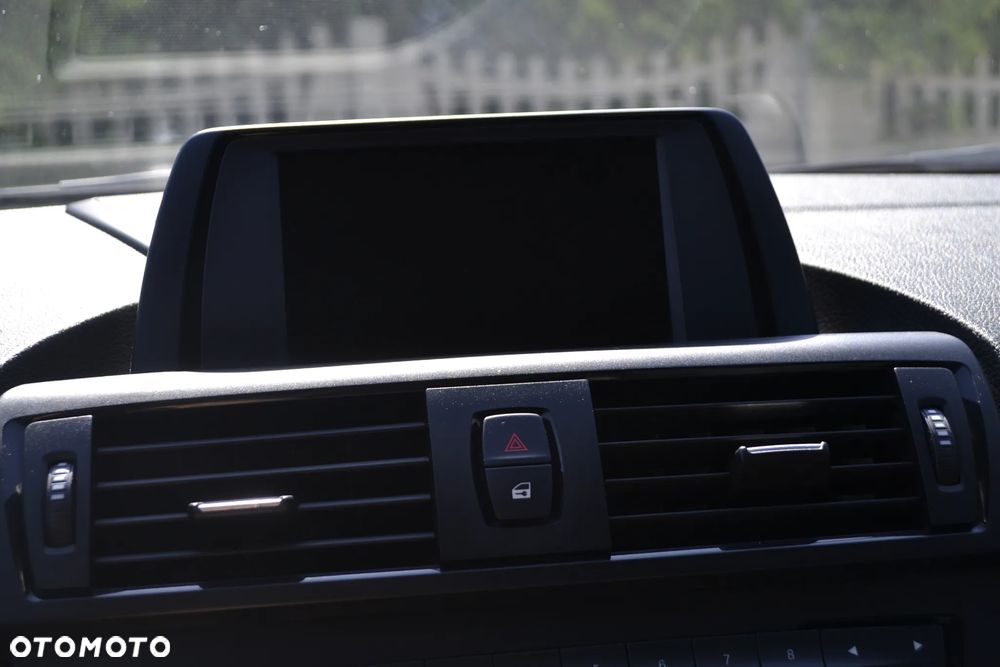 BMW Seria 1 118i Sport Line - 29