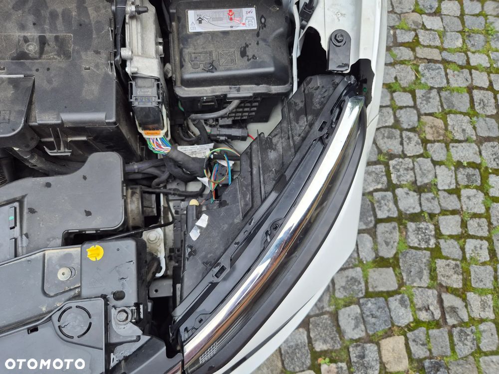 Citroën C3 Pure Tech 110 S&S EAT6 SHINE - 32