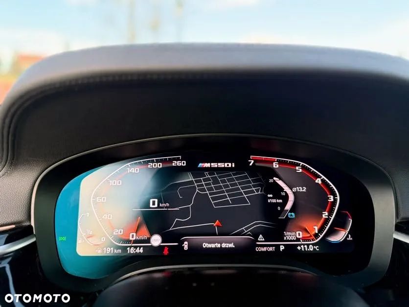 BMW Seria 5 M550i xDrive sport - 37