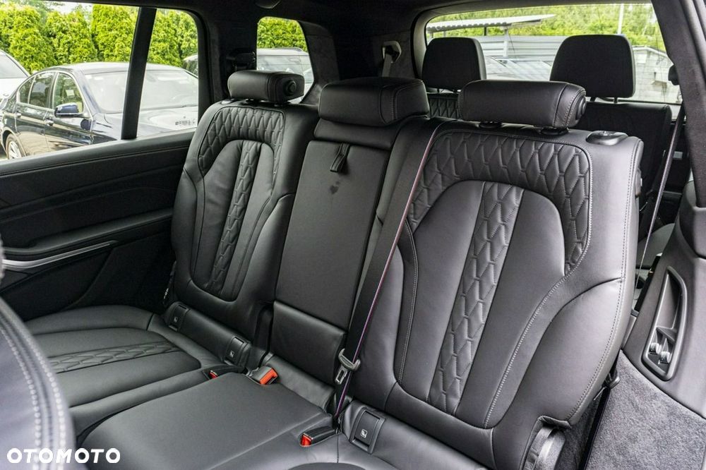 BMW X7 - 27