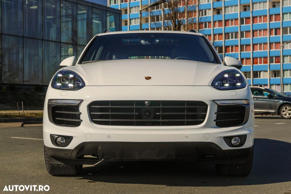 Porsche Cayenne 3.0 L - 2
