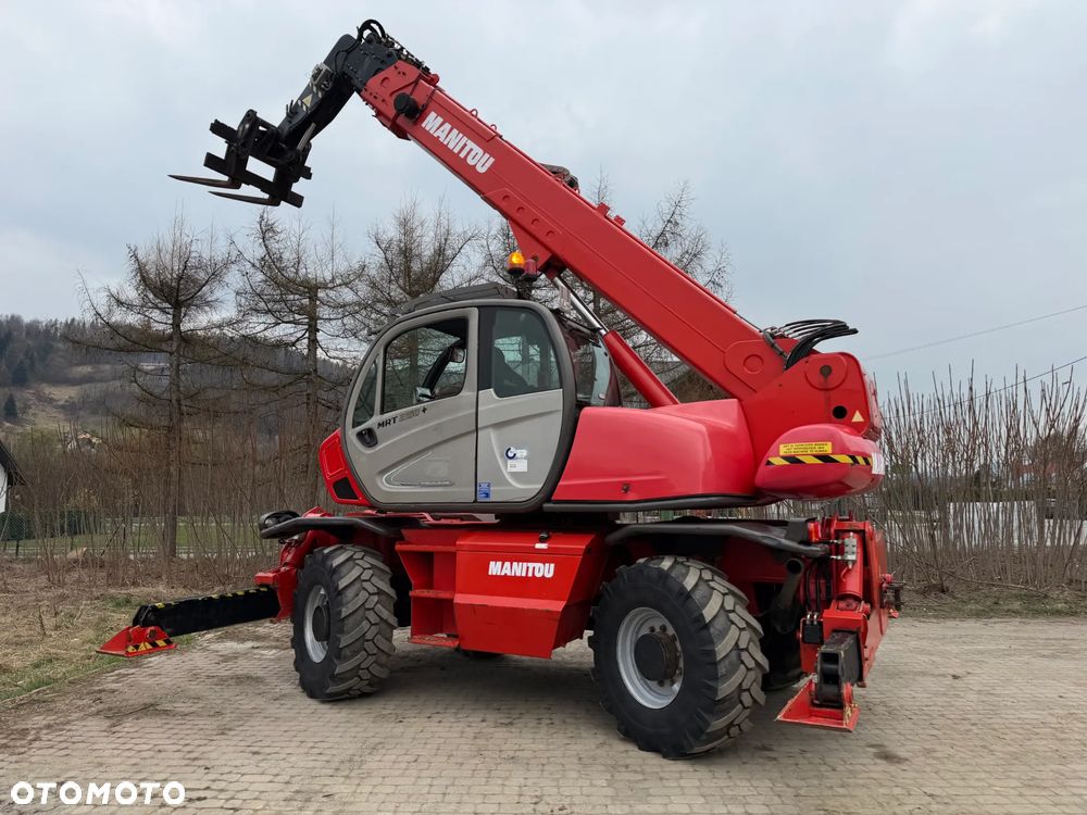 Manitou MRT2150+PRIVILEGE Ładowarka teleskopowa 4x4 ROTO 21metrów. Bez AdBLUE bez DPF. udźwig 5ton jak Nowa z Norwegii 4900mtg. 2015rok. Obrót pełny. Zero luzów wycieków. Zadbana maszyna z Fermy Norweskiej. Silnik 160 Km. AUTEC zdalne sterowanie. Ani deka luzów czy wycieków. Opony jak Nowe. Pełny Oryginał. Niski przebieg. Stabilizatory. Zamki na tłokach. OKAZJA - 7