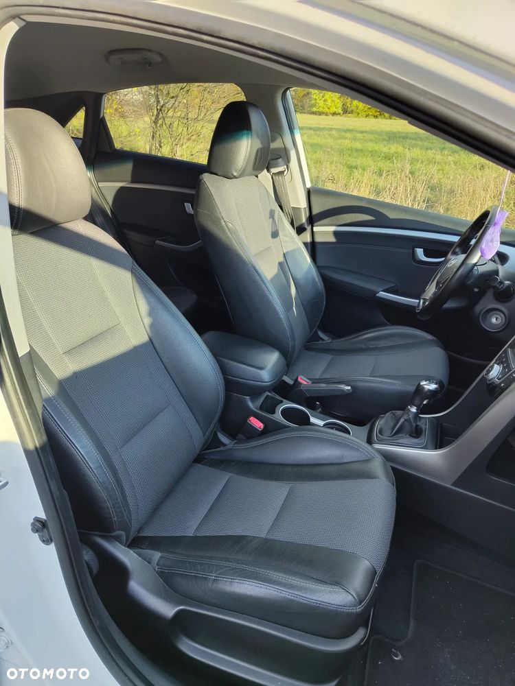 Hyundai i30 1.6 GDI Classic + - 10