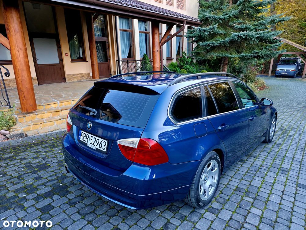BMW Seria 3 325i - 7