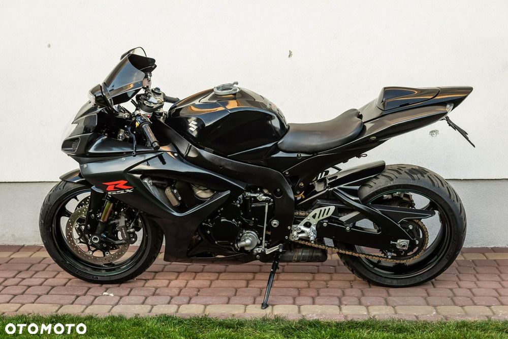 Suzuki GSX-R - 6