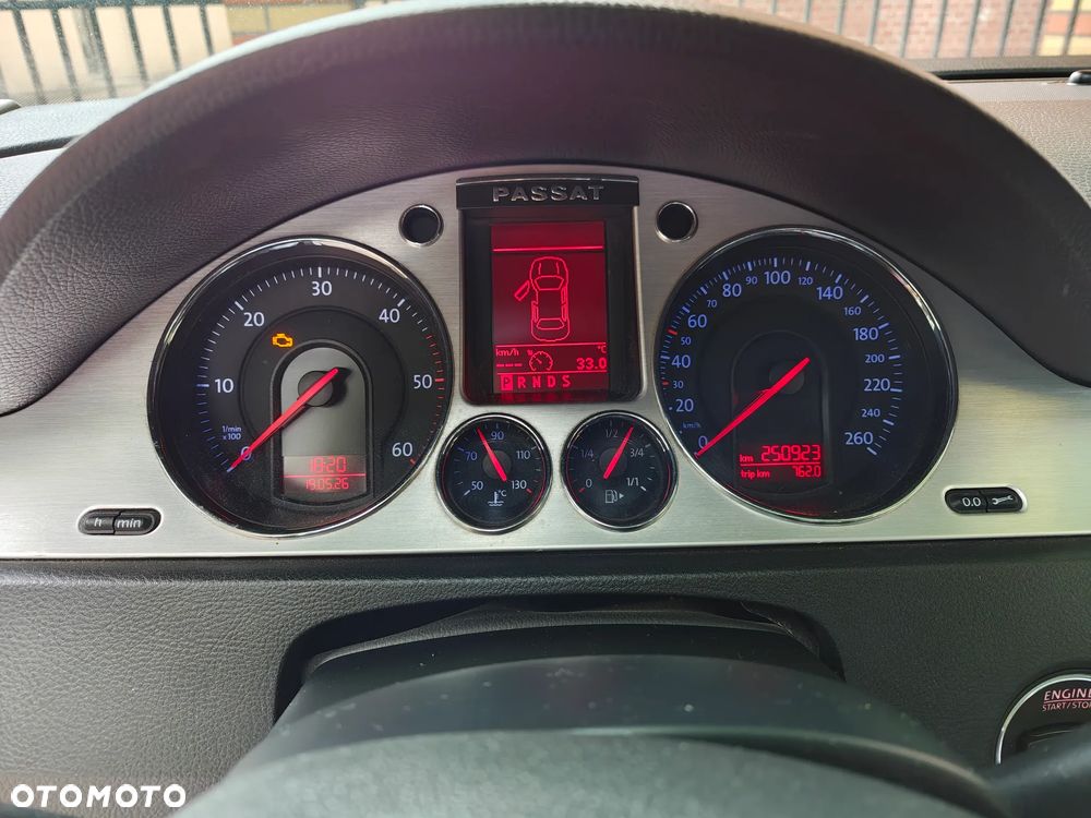 Volkswagen Passat 2.0 TDI DPF DSG Individual - 2