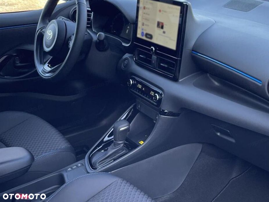 Toyota Yaris - 17