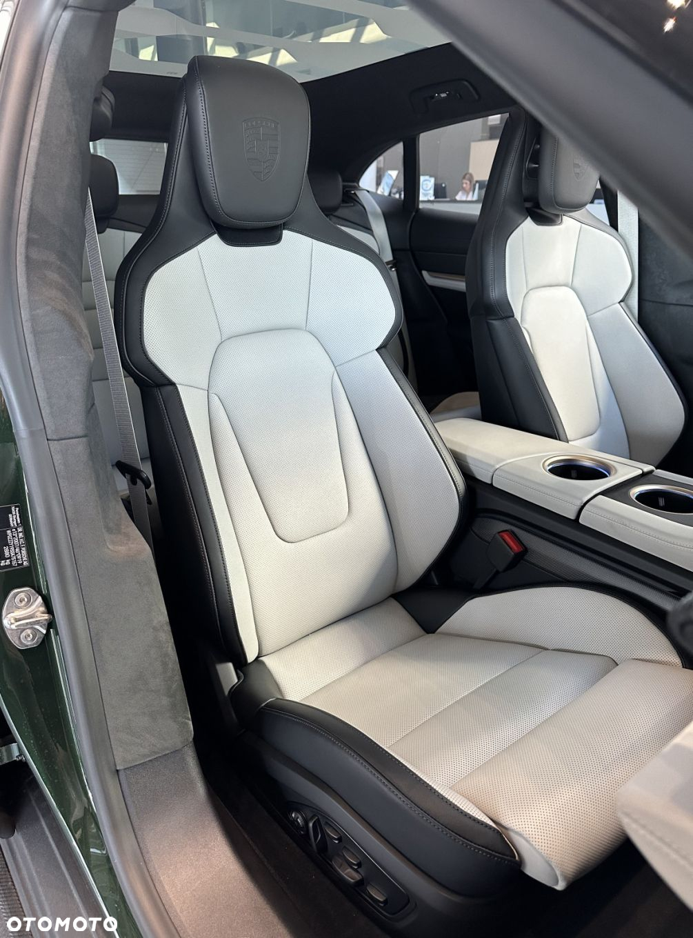 Porsche Taycan - 23