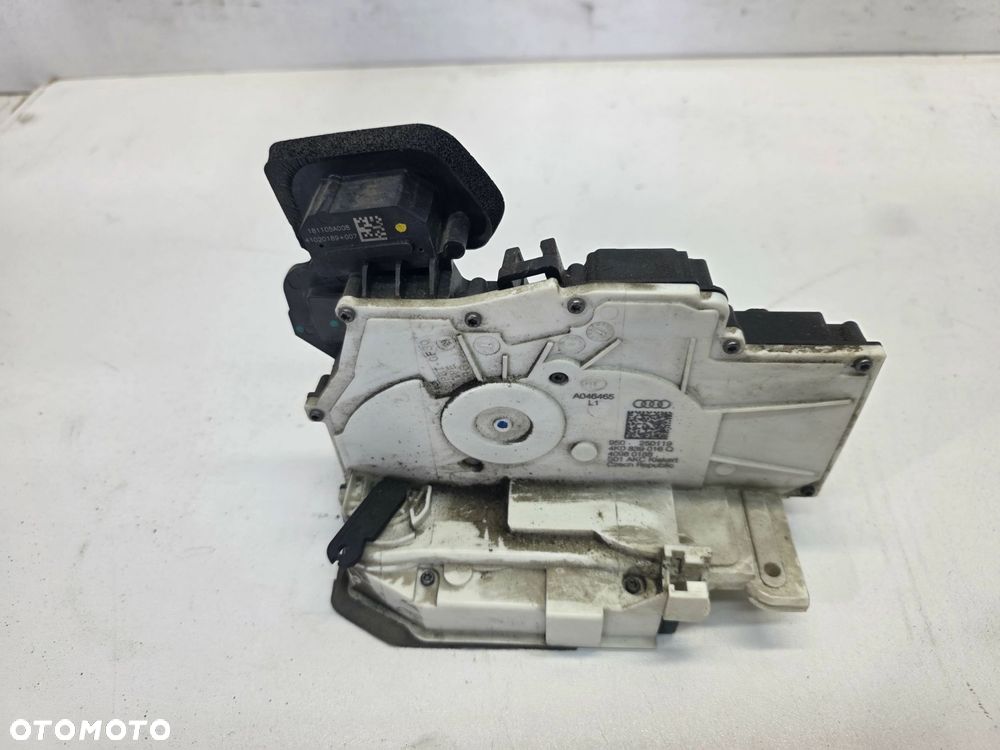 ZAMEK DRZWI PRAWY TYŁ AUDI A6 C8 4K0839016Q 9 PIN - 4