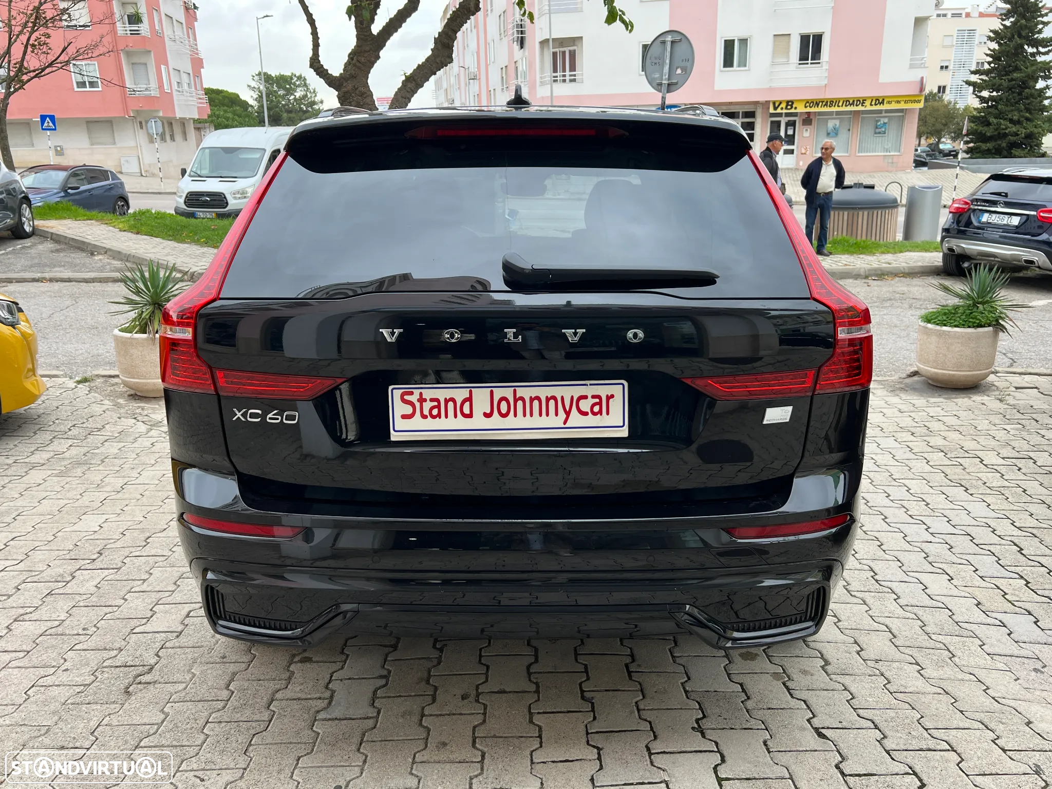 Volvo XC 60 2.0 T6 PHEV Plus Dark AWD - 6