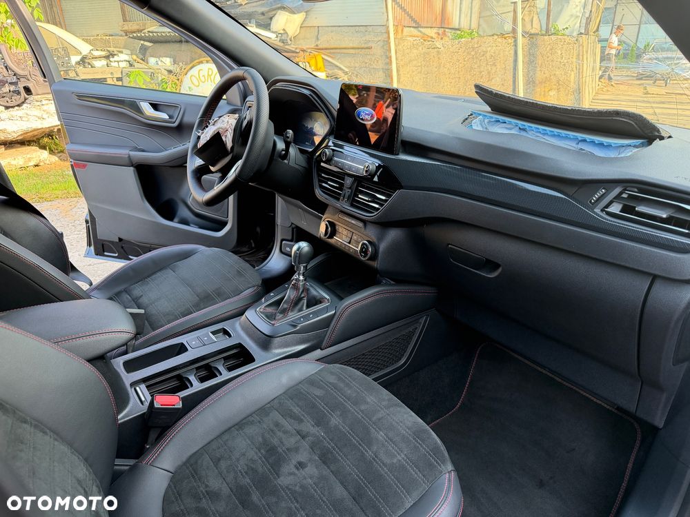 Ford Kuga 1.5 EcoBoost FWD ST-Line - 9