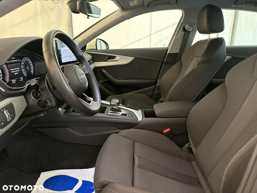 Audi A4 Limousine - 12