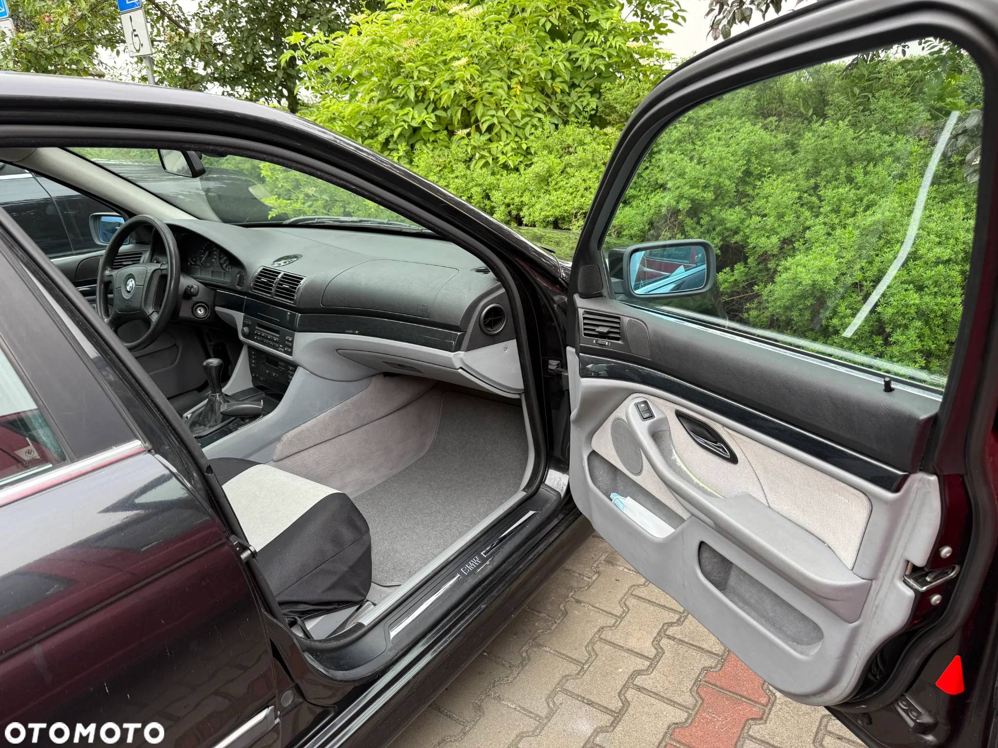BMW Seria 5 523i - 25