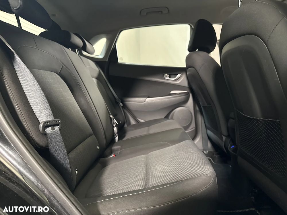 Hyundai KONA - 13