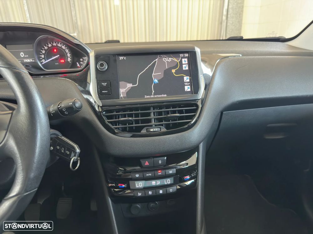 Peugeot 208 e-HDi FAP 92 Stop&Start Style - 18