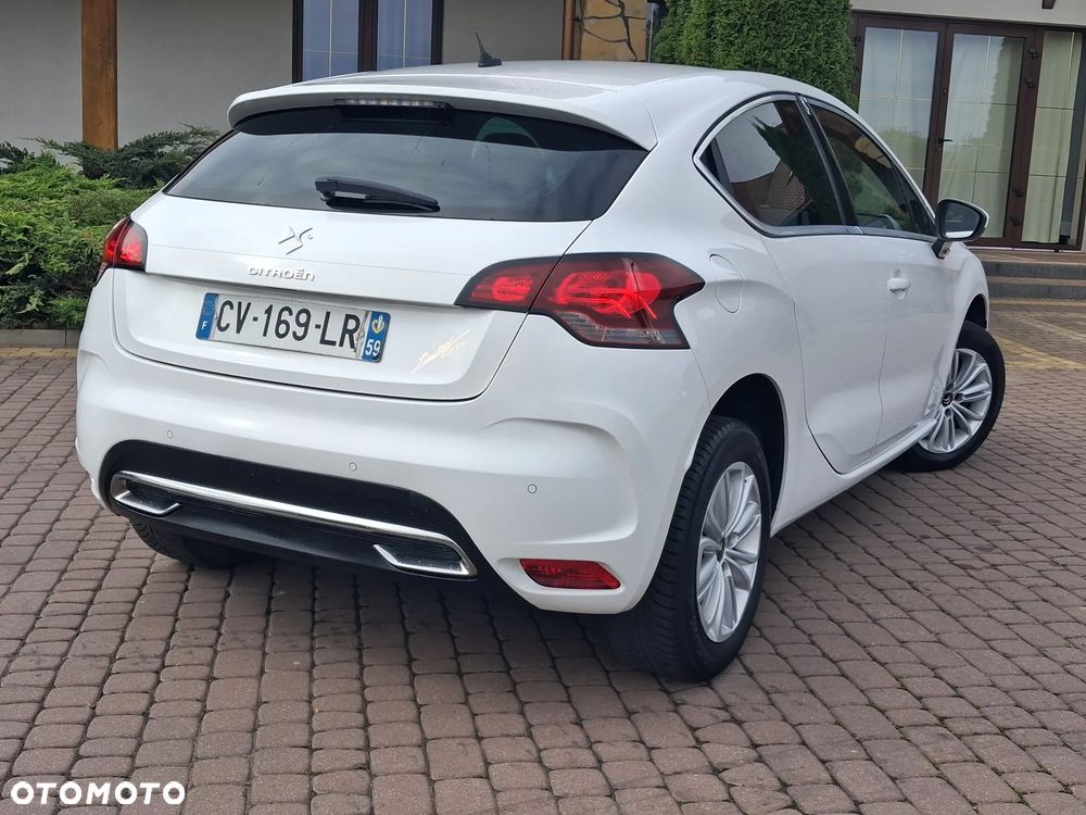 Citroën DS4 BlueHDi 120 S&S SoChic - 15