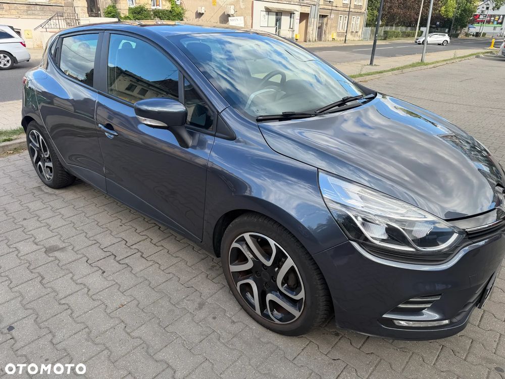 Renault Clio 1.2 16V Alize - 9