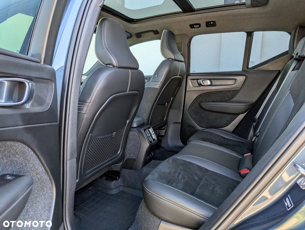Volvo XC 40 82kWh P8 Recharge AWD Pro - 8