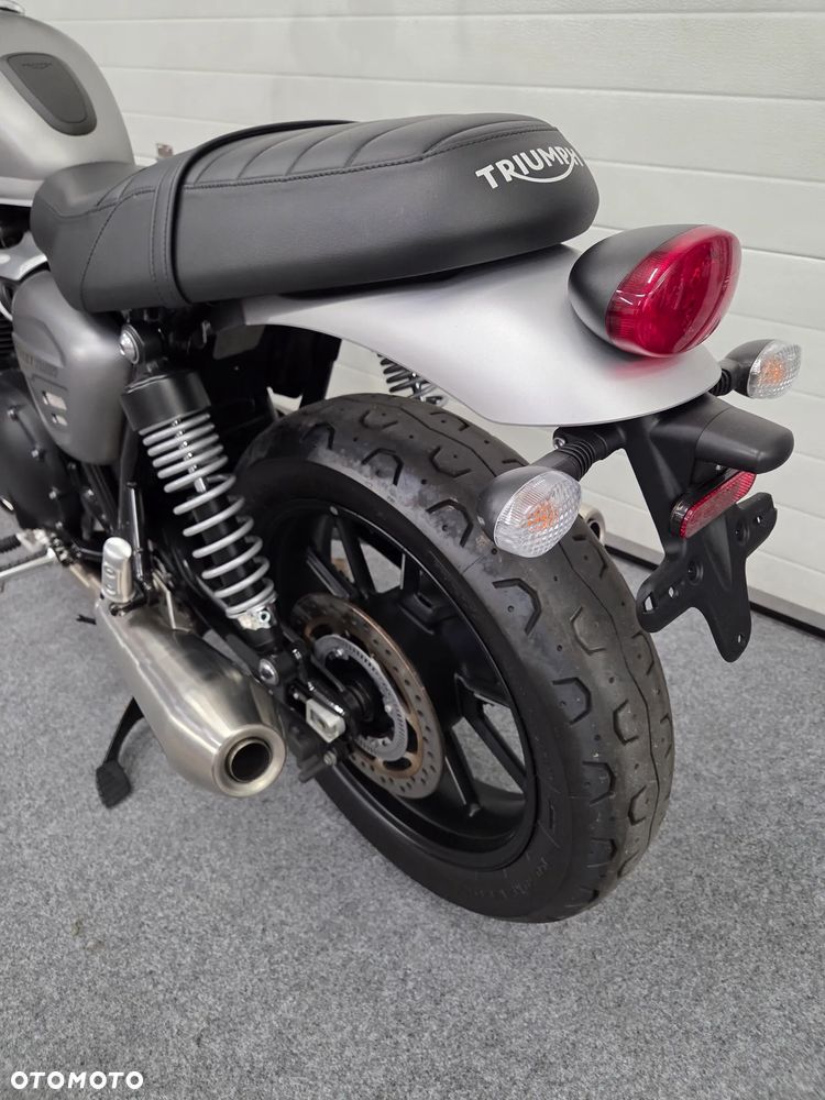 Triumph Street Twin - 11