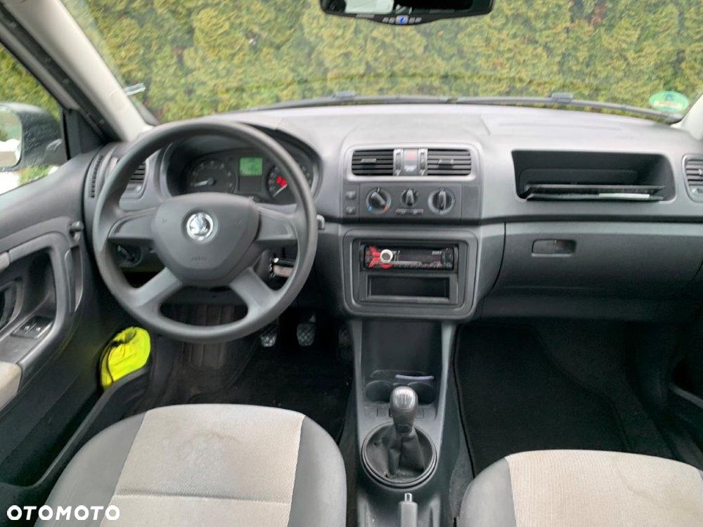 Skoda Fabia 1.2 HTP Cool Colour Edition - 17