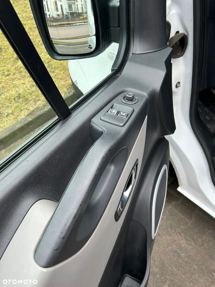Renault Trafic - 18