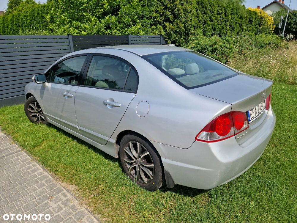Honda Civic 1.8 Comfort - 3