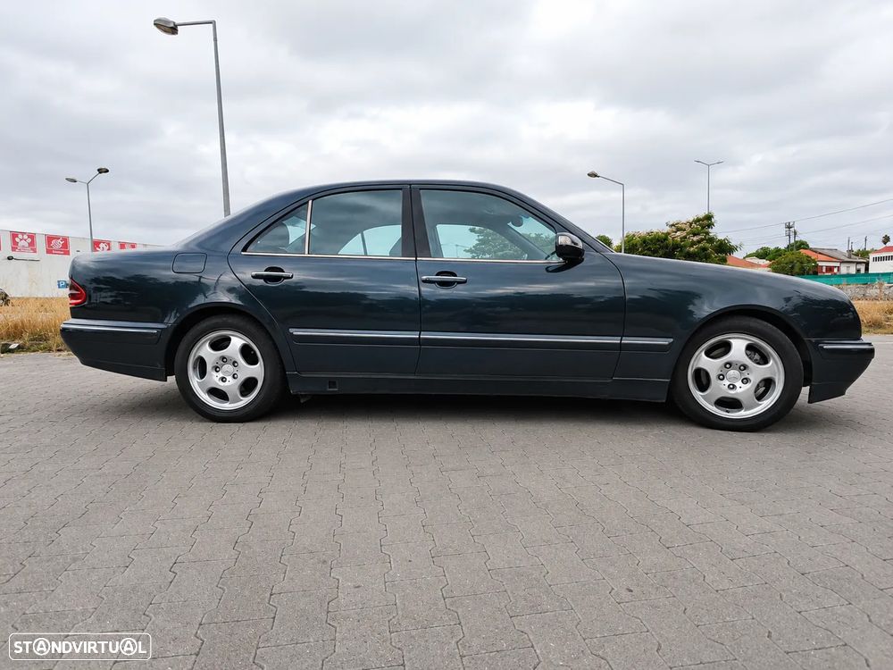 Mercedes-Benz E 220 CDI Avantgarde - 4