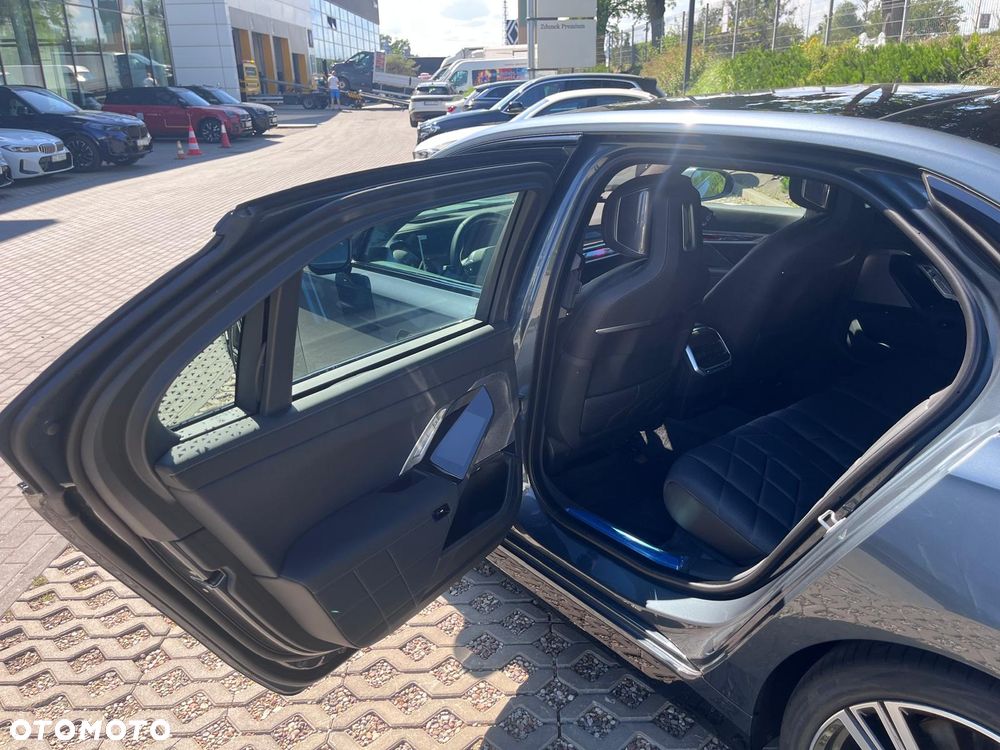 BMW Seria 7 740d xDrive mHEV sport - 24