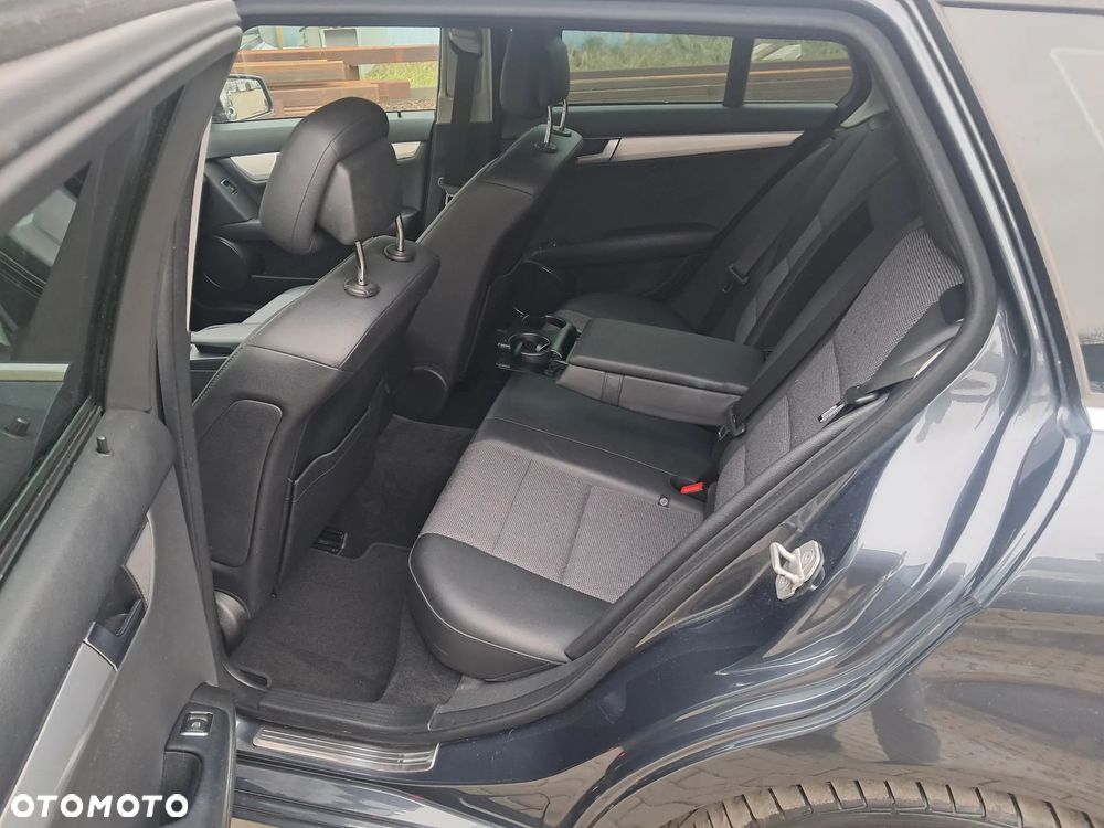 Mercedes-Benz Klasa C 250 CDI DPF 4Matic (BlueEFFICIENCY) 7G-TRONIC - 9