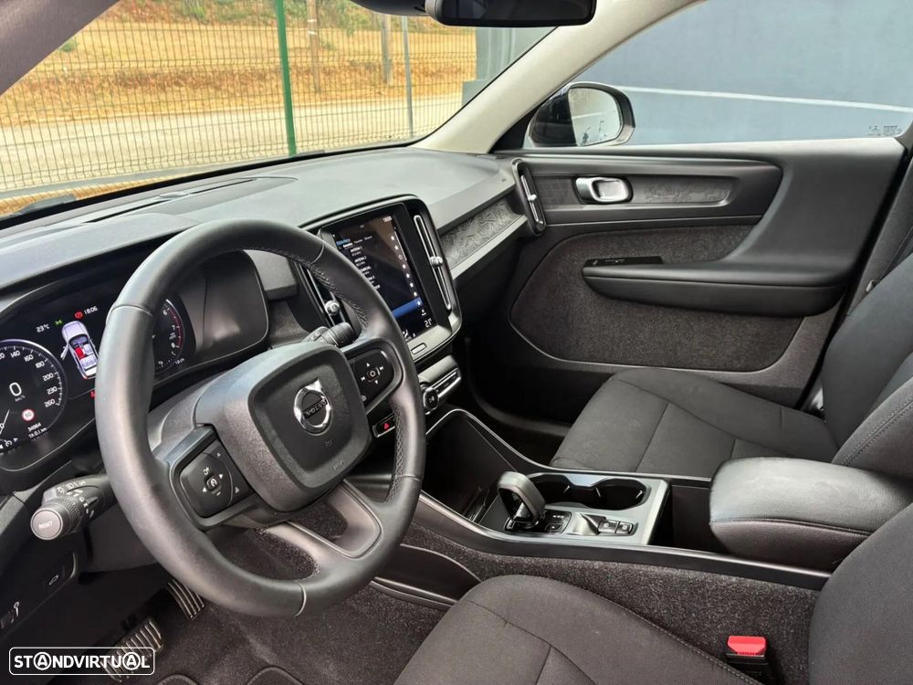 Volvo XC 40 1.5 T2 Momentum Plus Geartronic - 34